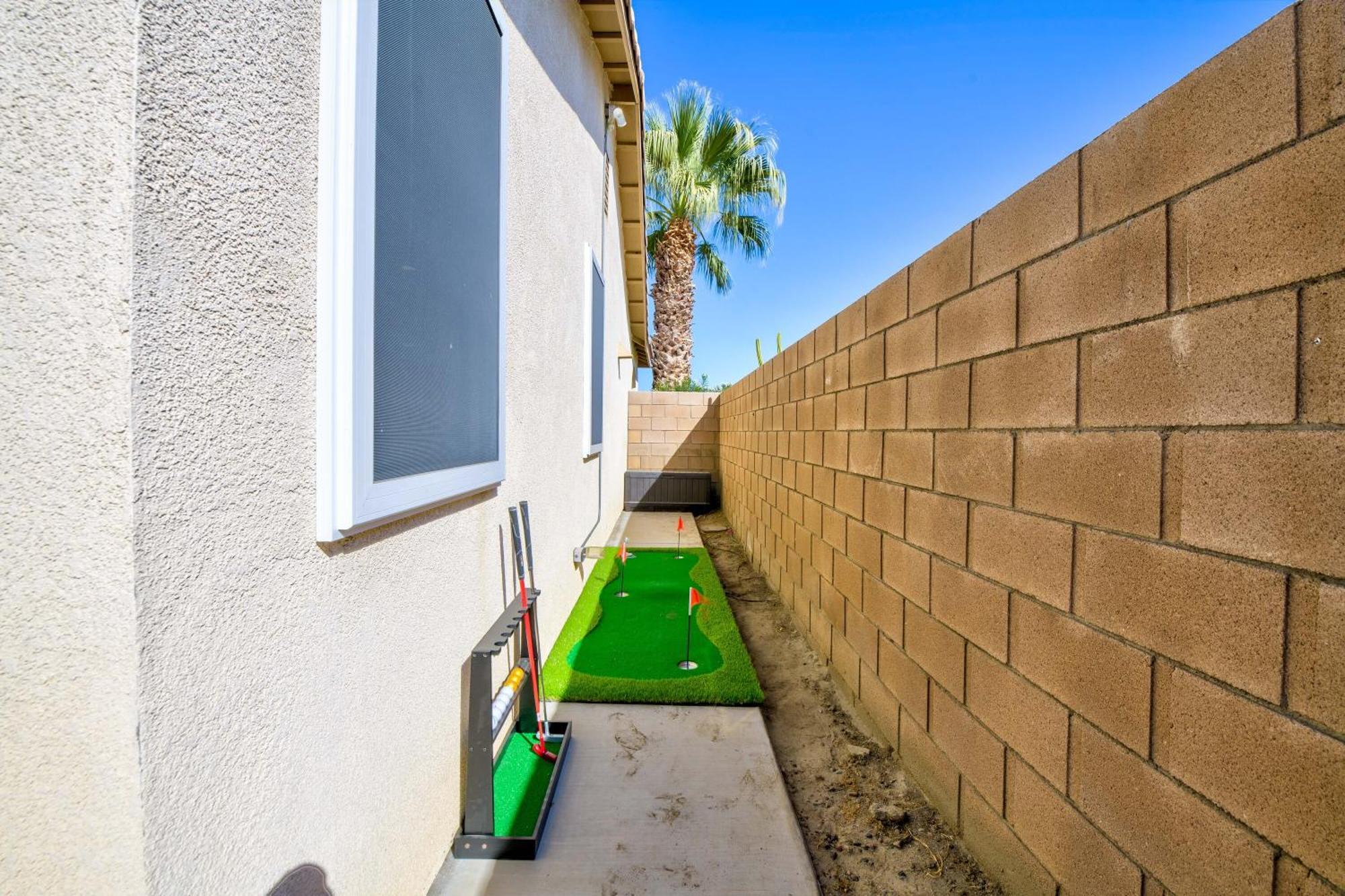 Casa Desert Muse With Heated Pool Spa Firepit Mini Golf And Games Indio Exteriör bild